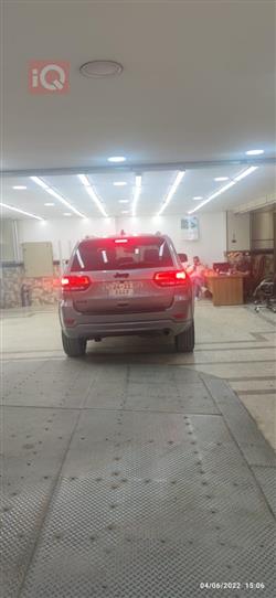 جیپ گراند شیرۆکی